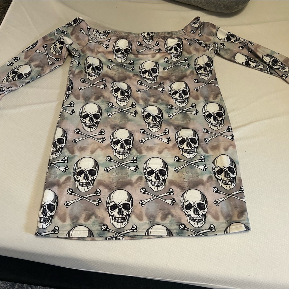 EUC Pastel Skull Print Long Sleeve Off-Shoulder Dress